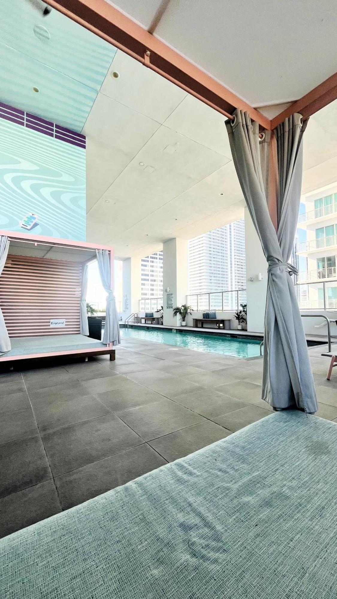 Апартаменты Heart Of Downtown Miami Studio Pool & Gym Экстерьер фото