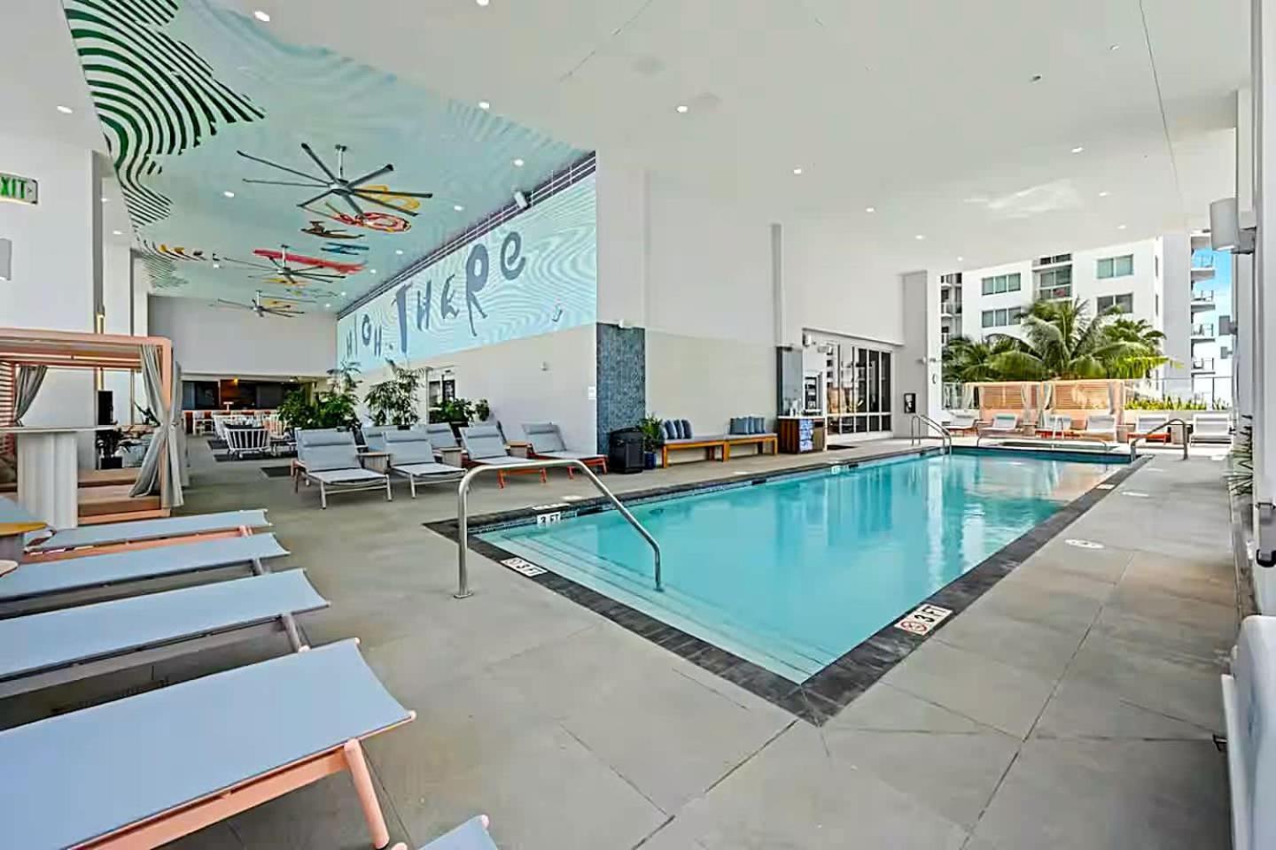 Апартаменты Heart Of Downtown Miami Studio Pool & Gym Экстерьер фото