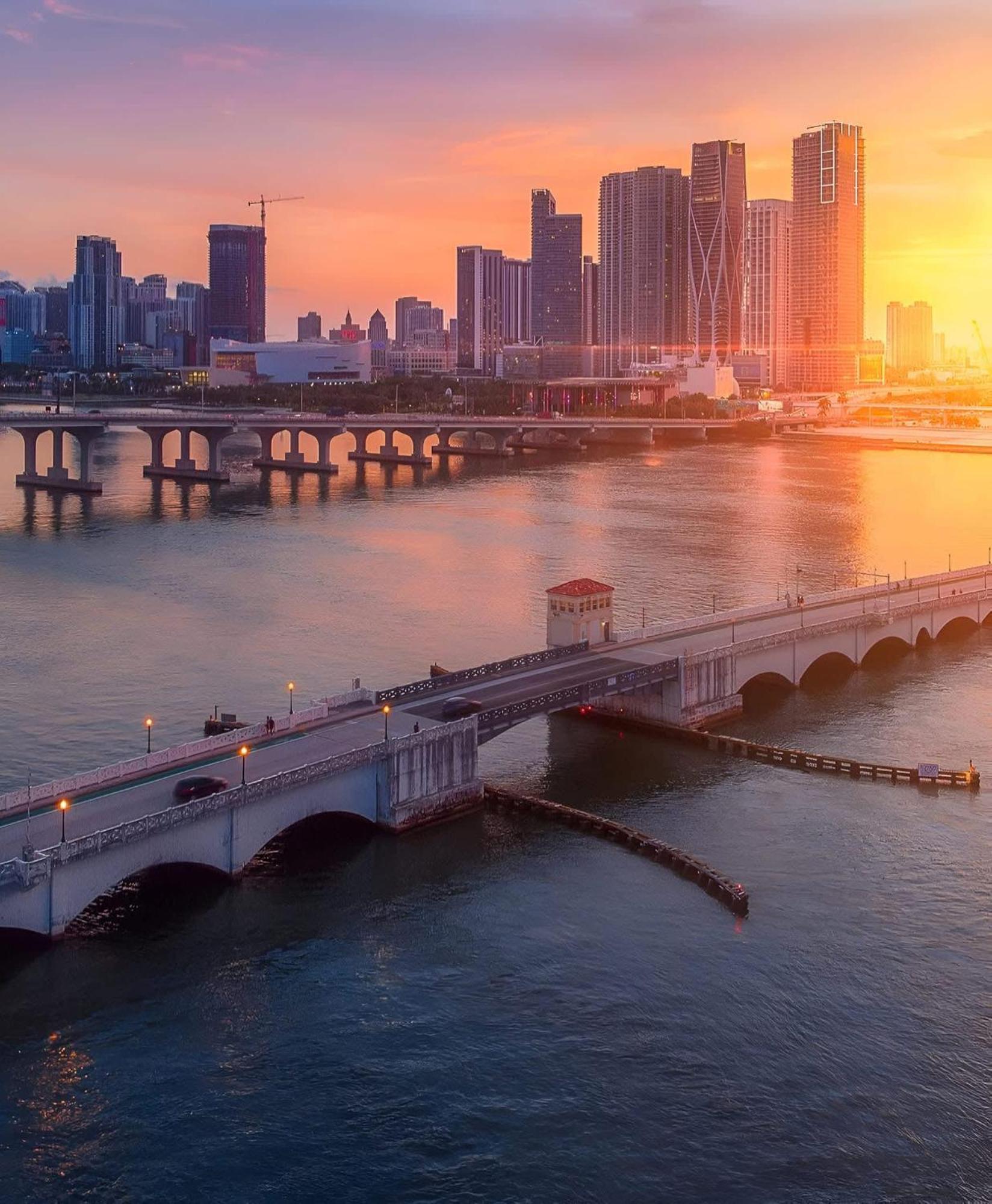 Апартаменты Heart Of Downtown Miami Studio Pool & Gym Экстерьер фото